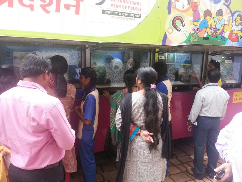 mobile-science-exhibition-2017-18 (6)