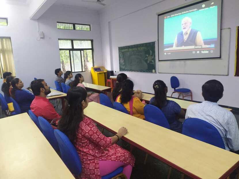 Live telecast of PM Modi's Address (5)